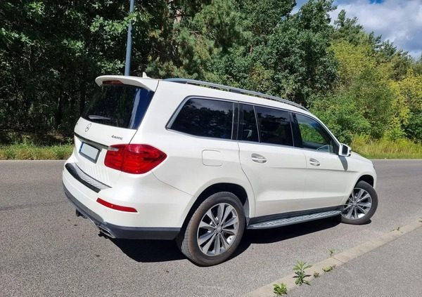 Mercedes-Benz GL cena 145900 przebieg: 99993, rok produkcji 2015 z Goleniów małe 352